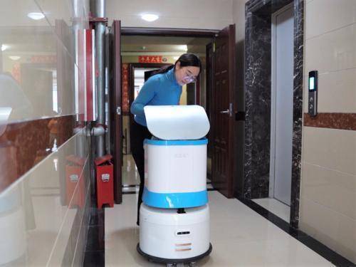 智慧化配送新里程 鄭州機器人配送服務正式啟動